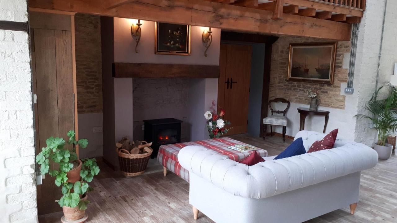 Bed and Breakfast The Byre North End Farm Ashton Keynes Экстерьер фото