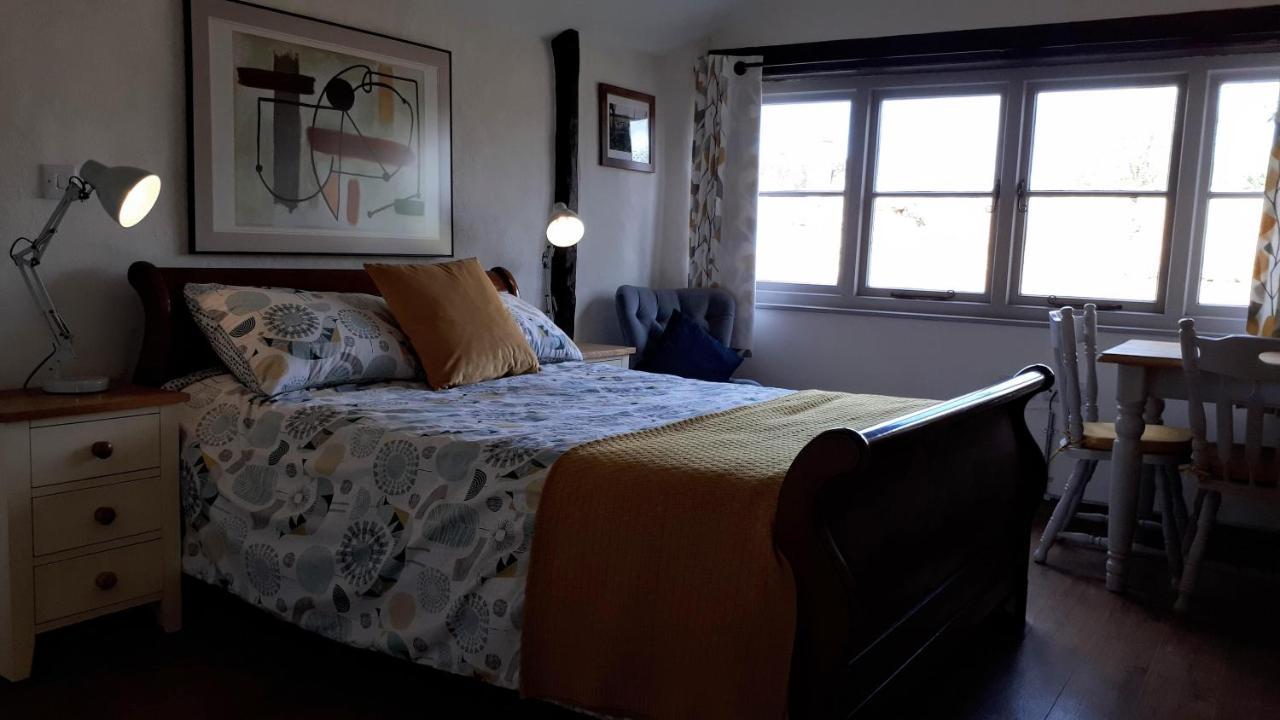 Bed and Breakfast The Byre North End Farm Ashton Keynes Экстерьер фото