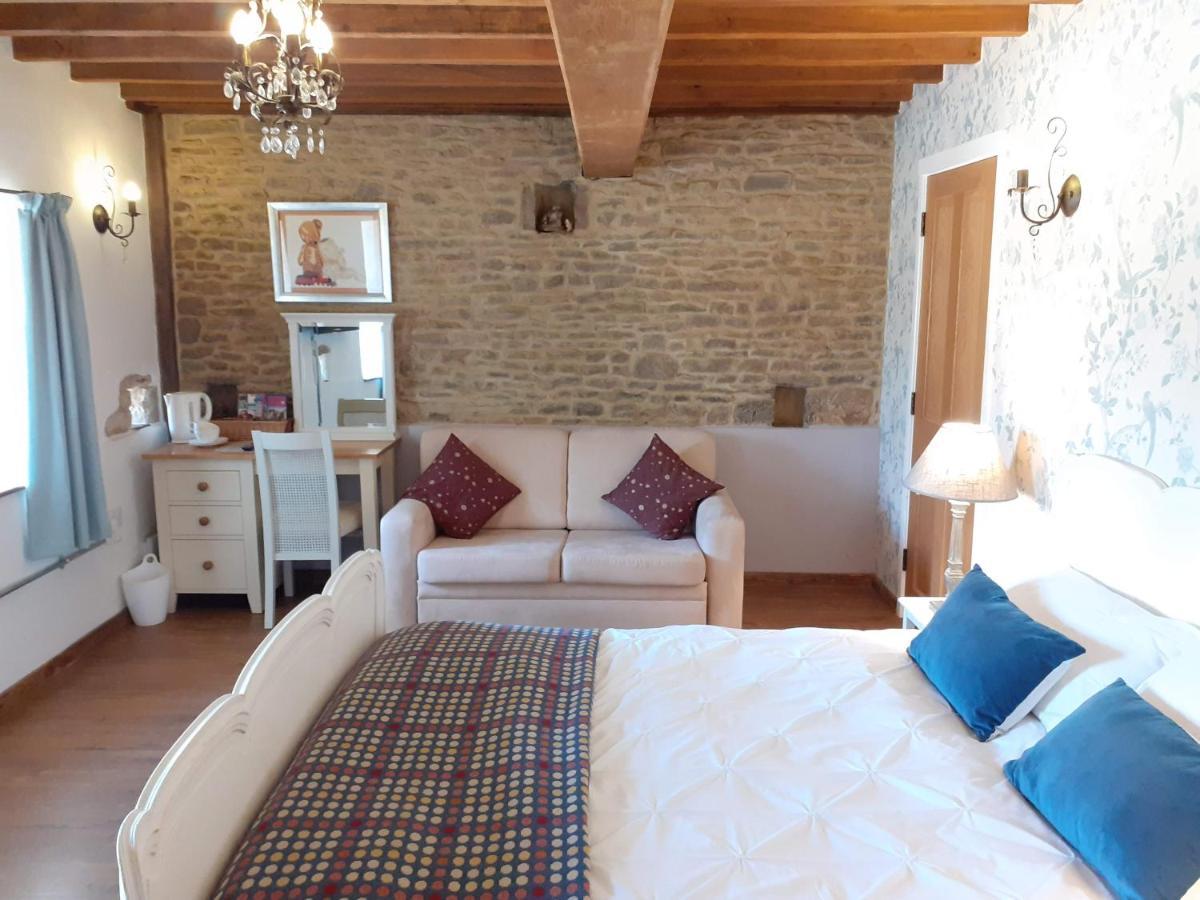 Bed and Breakfast The Byre North End Farm Ashton Keynes Экстерьер фото